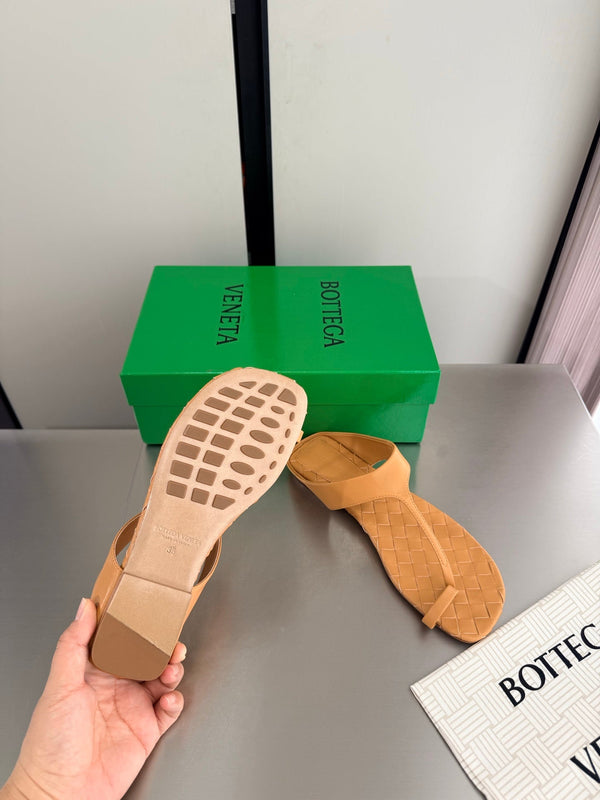 BV Livia Sandals Camel Intrecciato Leather 929499