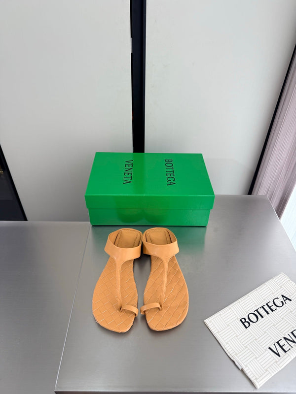 BV Livia Sandals Camel Intrecciato Leather 929499