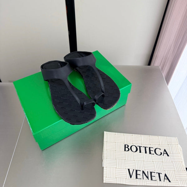 BV Livia Sandals Black Intrecciato Leather 929498
