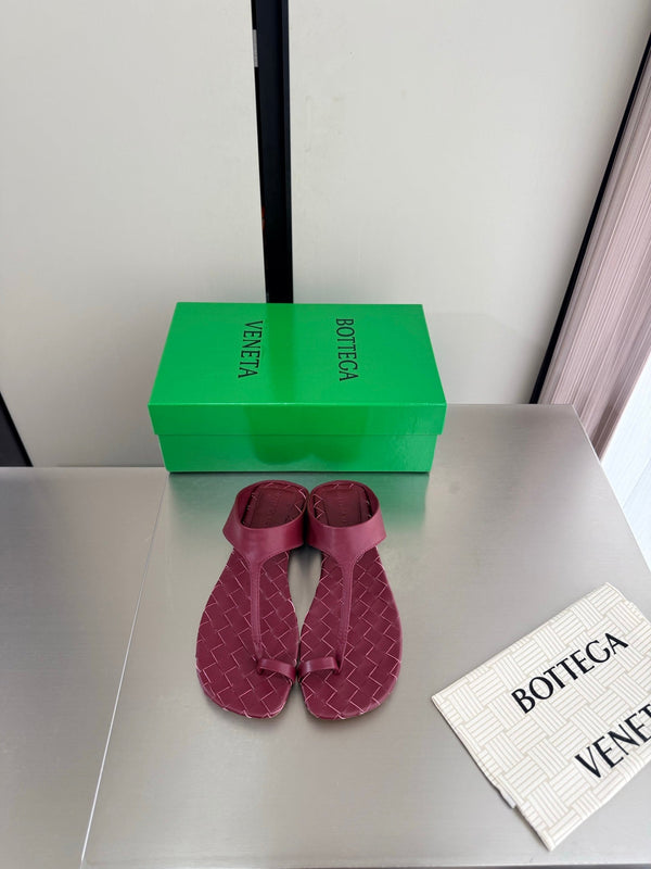 BV Livia Sandals Burgundy Intrecciato Leather 929497