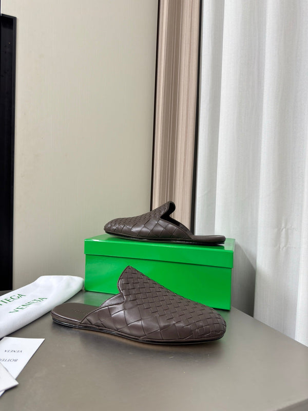 BV Palazzo Mule Chocolate Intrecciato Leather 929491
