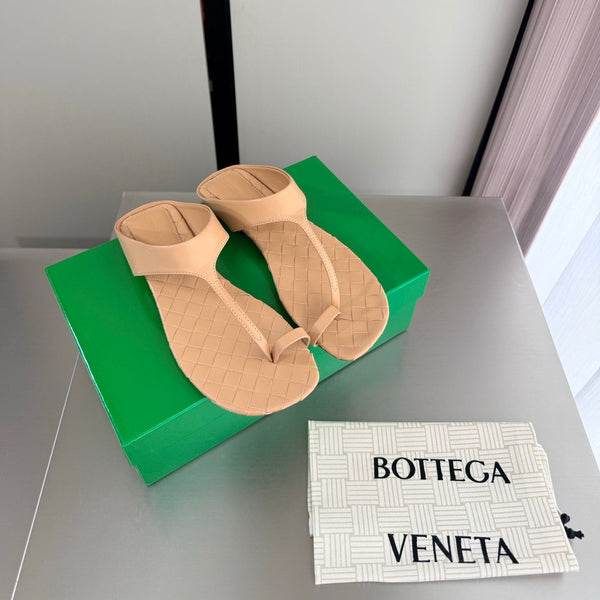 BV Livia Sandals Beige Intrecciato Leather 929496