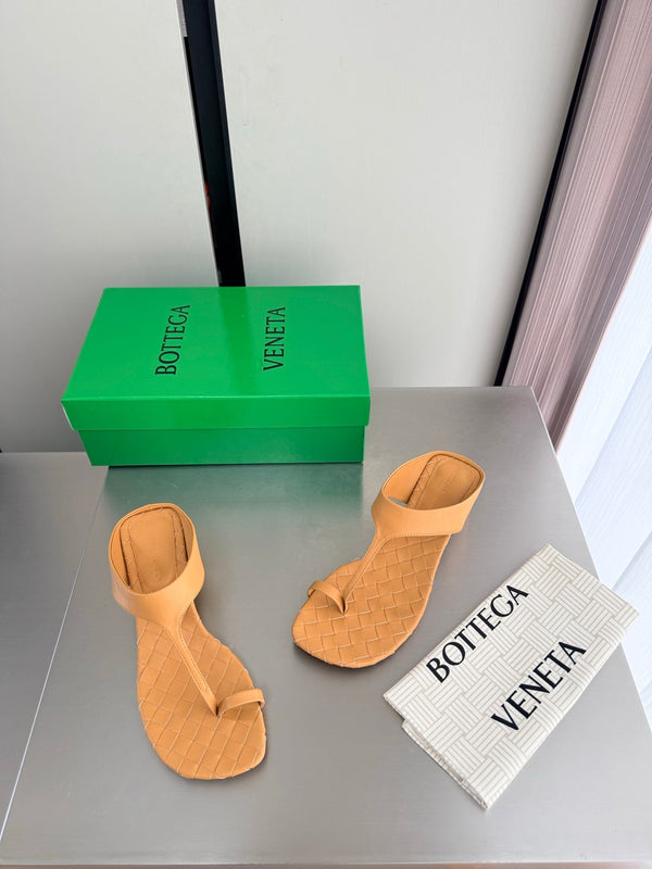 BV Livia Sandals 4CM Camel Intrecciato Leather 929481