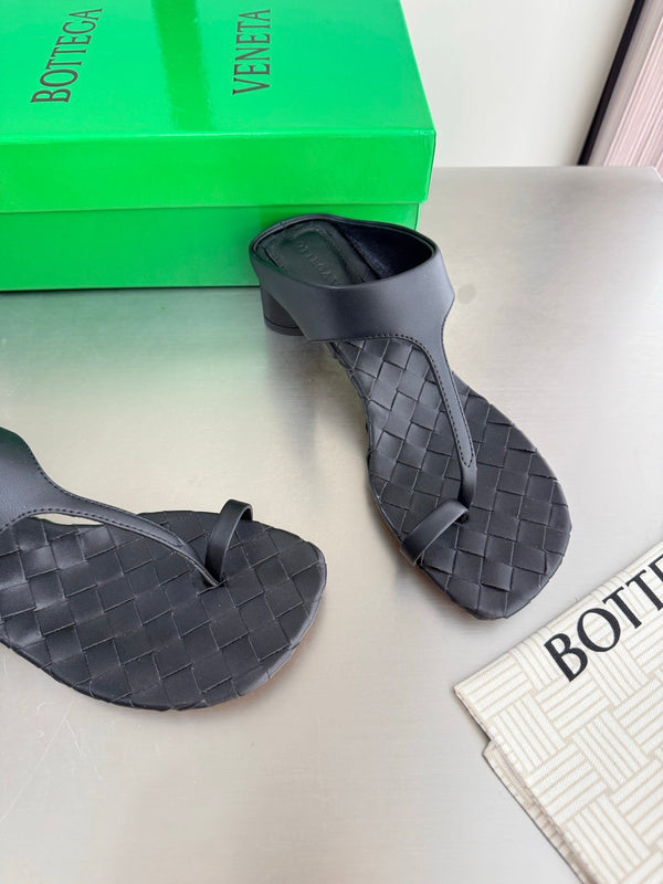 BV Livia Sandals 4CM Black Intrecciato Leather 929480