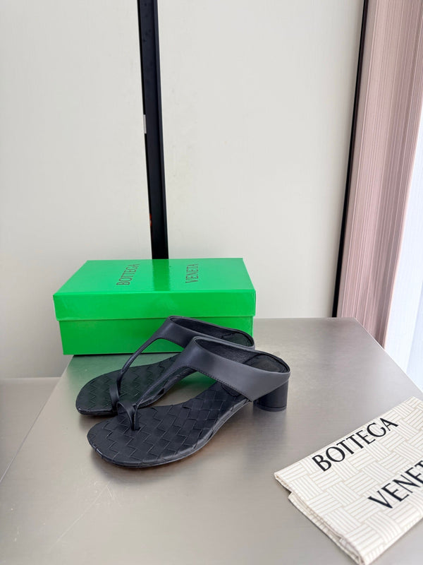 BV Livia Sandals 4CM Black Intrecciato Leather 929480