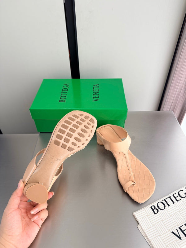 BV Livia Sandals 4CM Beige Intrecciato Leather 929479