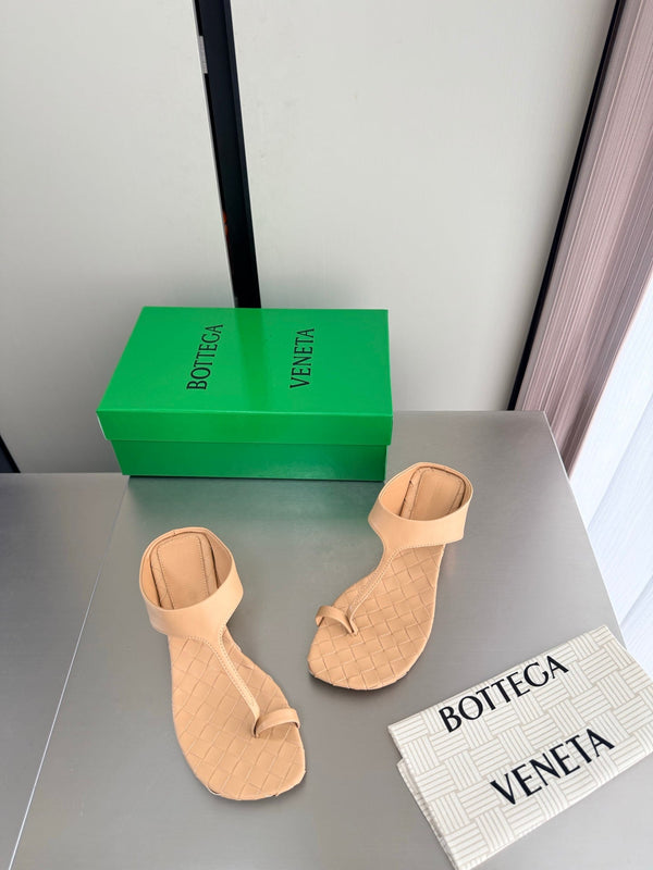 BV Livia Sandals 4CM Beige Intrecciato Leather 929479
