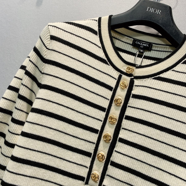 CC Striped Ribbed Knit Long Sleeve Top White Black Silk 411322