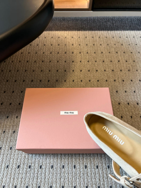 Miu Pointed Toe Bow Mary Jane Flats Cream Suede 933428
