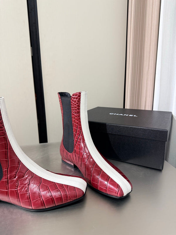 CC Métiers d'Art 2026 Short Boots Red Croc-Embossed Calfskin Leather 929457