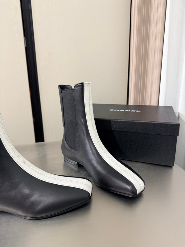 CC Métiers d'Art 2026 Short Boots Black Leather 929458