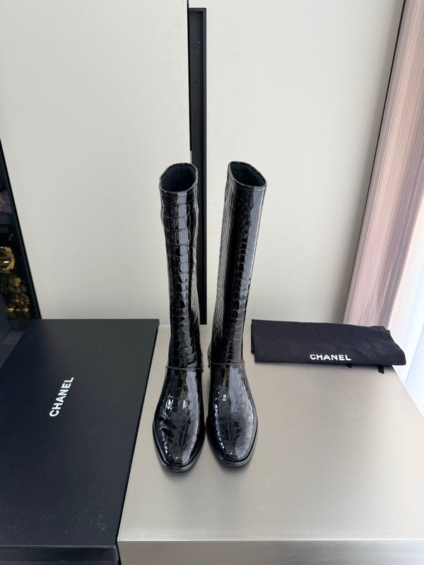 CC 26 High Boots Black Croc-Embossed Patent Calfskin 929459