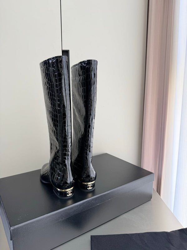 CC 26 High Boots Black Croc-Embossed Patent Calfskin 929459