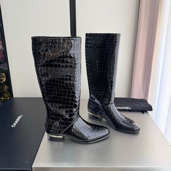 CC 26 High Boots Black Croc-Embossed Patent Calfskin 929459