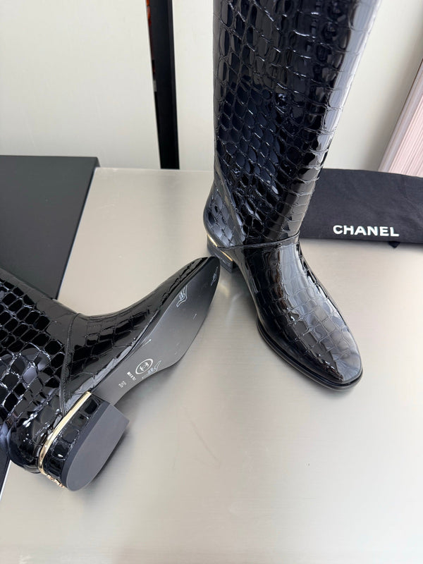 CC 26 High Boots Black Croc-Embossed Patent Calfskin 929459