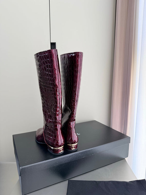 CC 26 High Boots Burgundy Croc-Embossed Patent Calfskin 929460