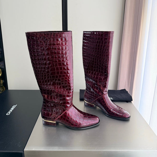 CC 26 High Boots Burgundy Croc-Embossed Patent Calfskin 929460
