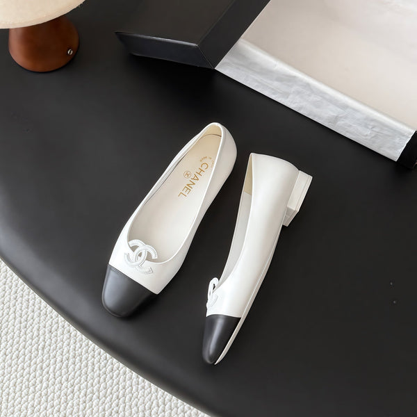 CC 26B Double C Loafers White Leather 917824
