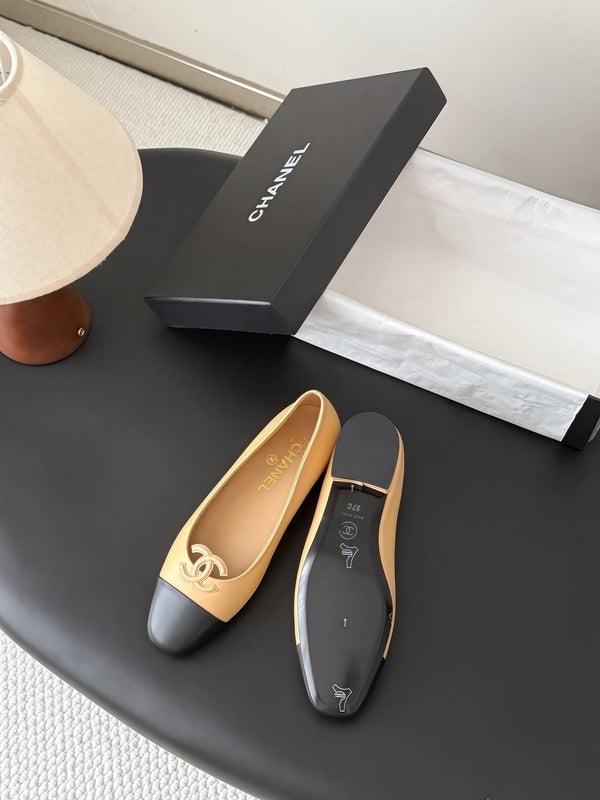 CC 26B Double C Loafers Beige Leather 917823