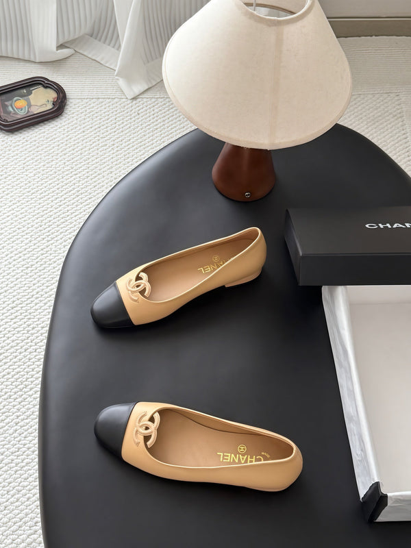 CC 26B Double C Loafers Beige Leather 917823