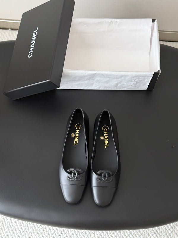 CC 26B Double C Loafers Black Leather 917821