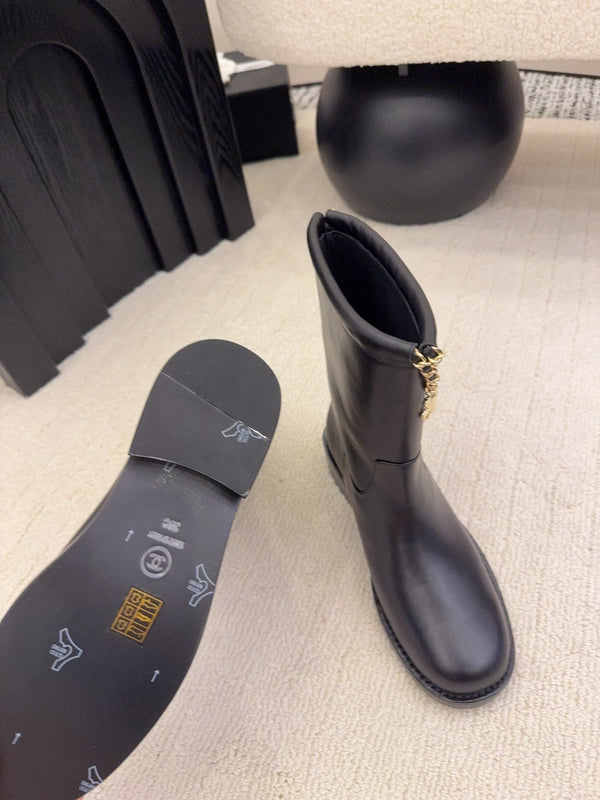 CC Mid-Calf Boots 4CM Gold Chain Charm Black Leather 961500