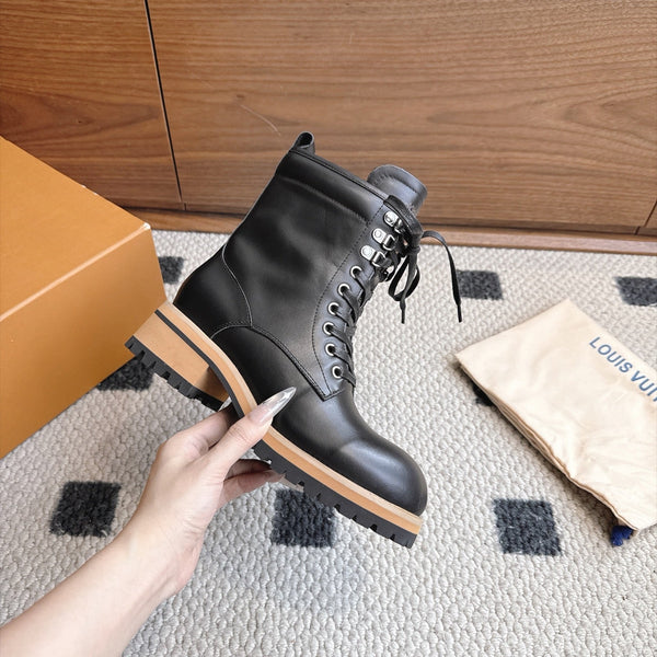 LV Lace-Up Ankle Boots Black Leather 101907