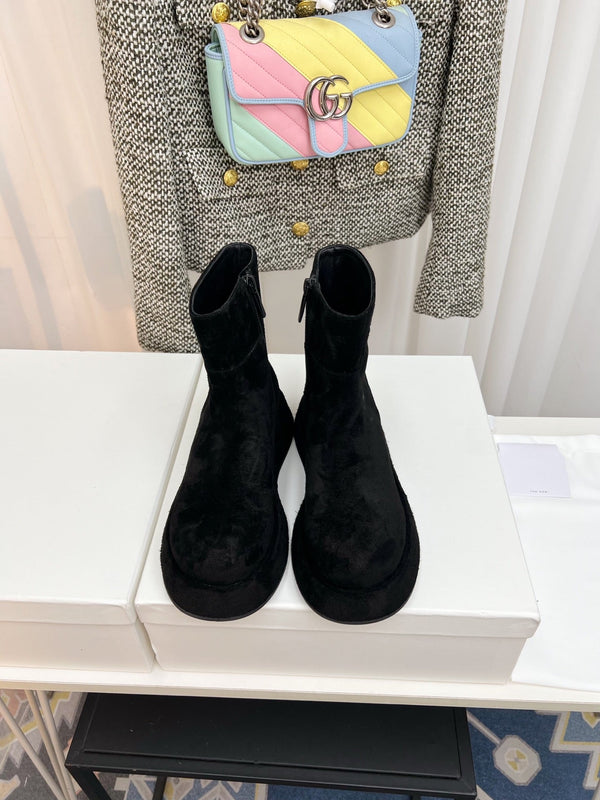 TR 26S Platform Ankle Boots 4cm Side Zip Black Suede 140945