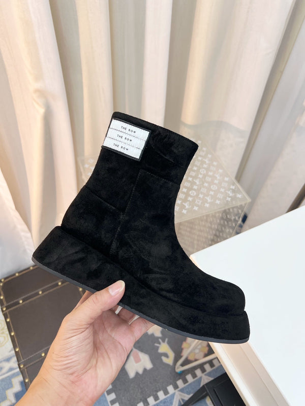 TR 26S Platform Ankle Boots 4cm Side Zip Black Suede 140945
