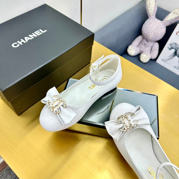 CC 26S Mary Jane Flats Bow Logo Charm White Leather 140314