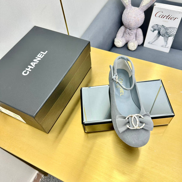 CC 26S Mary Jane Flats Bow Logo Charm Light Grey Suede 140312