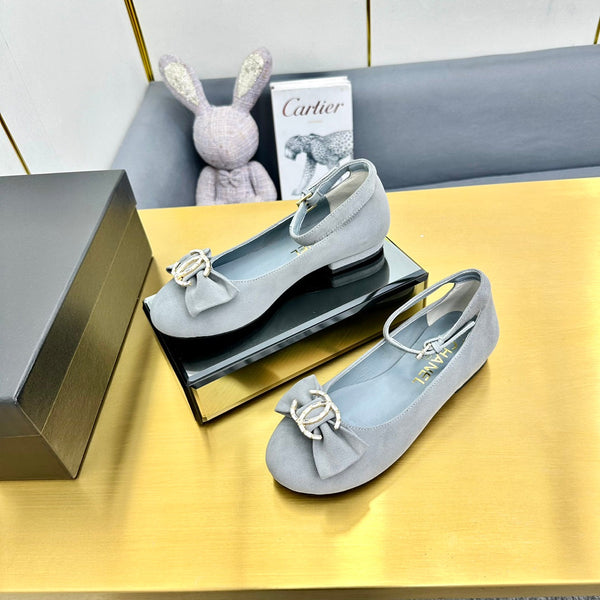 CC 26S Mary Jane Flats Bow Logo Charm Light Grey Suede 140312