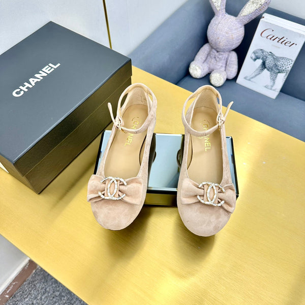 CC 26S Mary Jane Flats Bow Logo Charm Beige Suede 140310