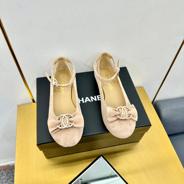 CC 26S Mary Jane Flats Bow Logo Charm Beige Suede 140310