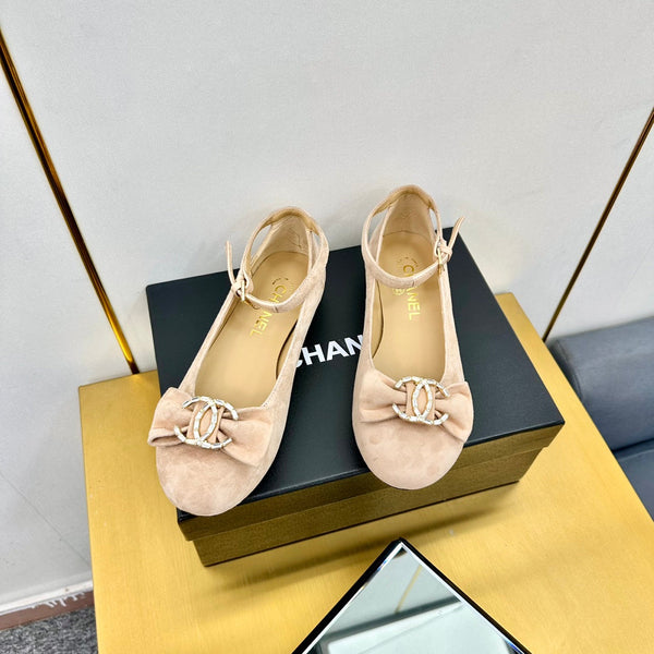 CC 26S Mary Jane Flats Bow Logo Charm Beige Suede 140310
