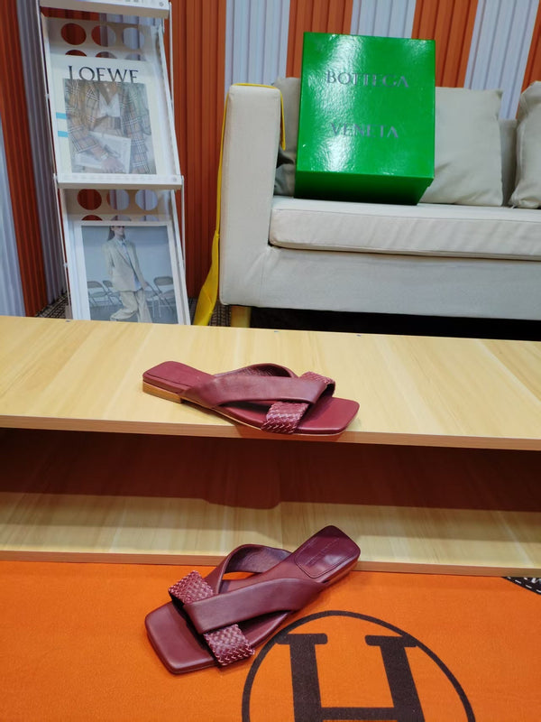 BV Riva Sandals  Flat Woven Burgundy Leather 139884