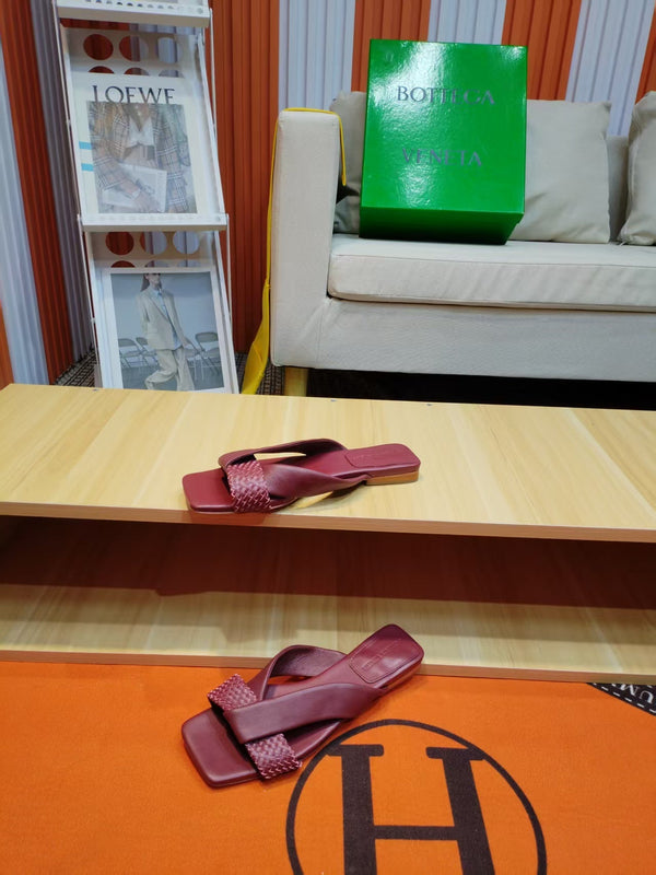 BV Riva Sandals  Flat Woven Burgundy Leather 139884