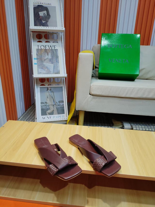 BV Riva Sandals  Flat Woven Burgundy Leather 139878