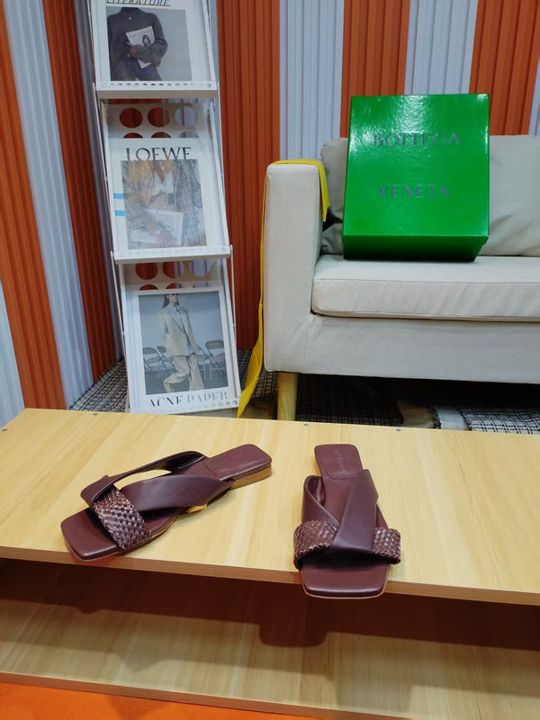 BV Riva Sandals  Flat Woven Burgundy Leather 139878