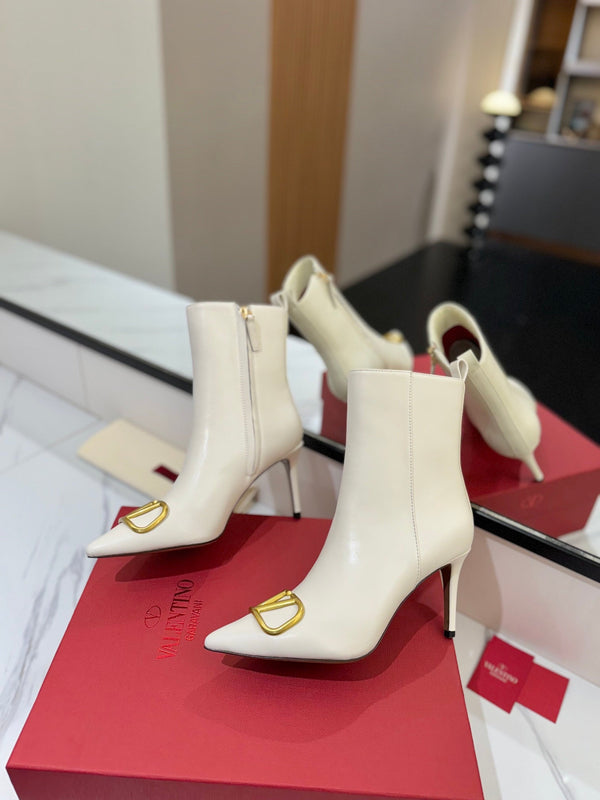 VLTN Garavani 26W VLogo Ankle Boots 8cm Pointed Toe Leather 145157