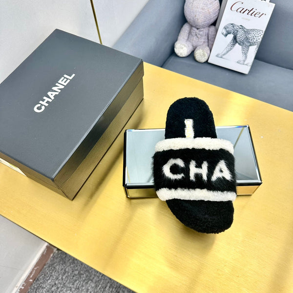 CC Slides Logo Faux Fur 139999