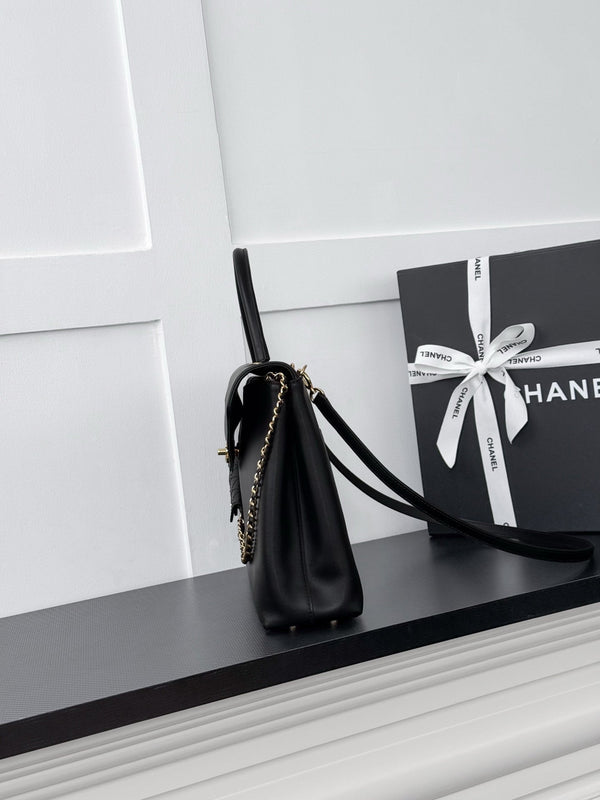 CC 26B Maxi Top Handle Flap Bag Mini Pouch 32cm Black Calfskin 6309