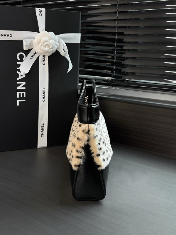Chanel 26M Mini 31 Shopping Bag 32cm Black Spotted Pony Hair & Lambskin