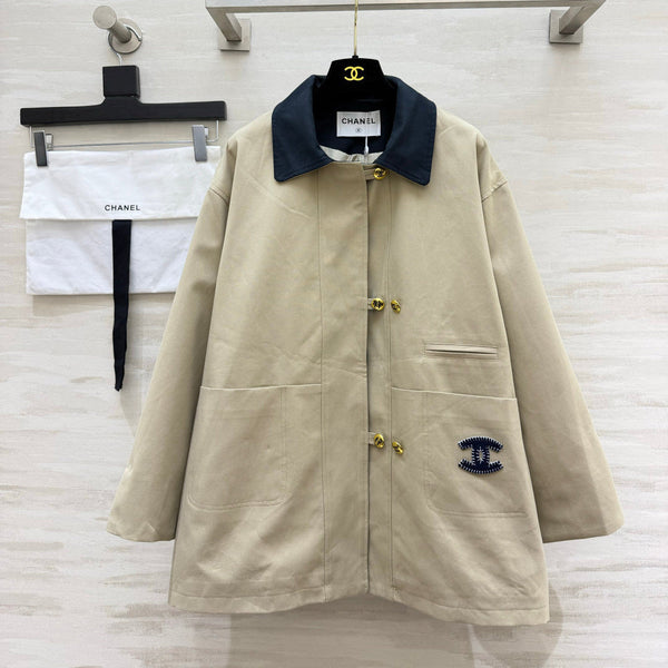 CC 26S Contrast Collar Jacket Gold Closures Beige Navy 436993