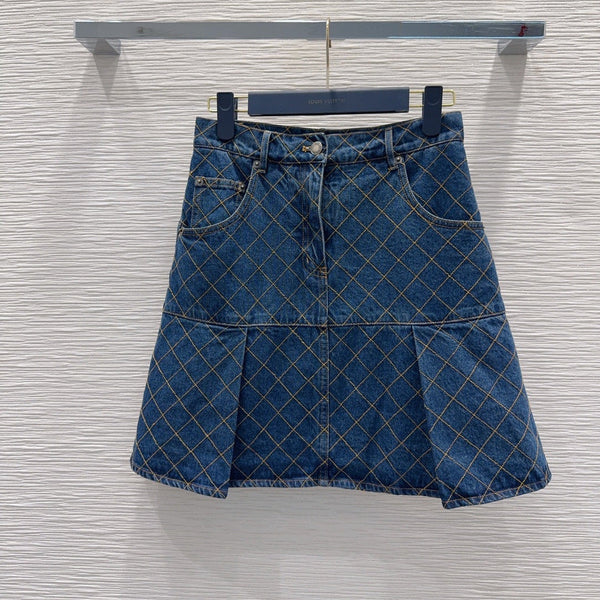 LV 26S Denim Mini Skirt Diamond-Grid Stitching Front Box Pleats Blue Cotton 436592