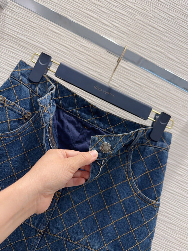 LV 26S Denim Mini Skirt Diamond-Grid Stitching Front Box Pleats Blue Cotton 436592