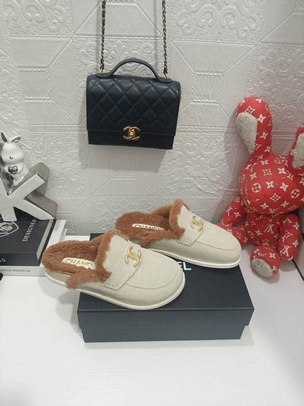 CC 26S Coco Beach Mules Crystal CC Logo Shearling Trim Lambskin 158238