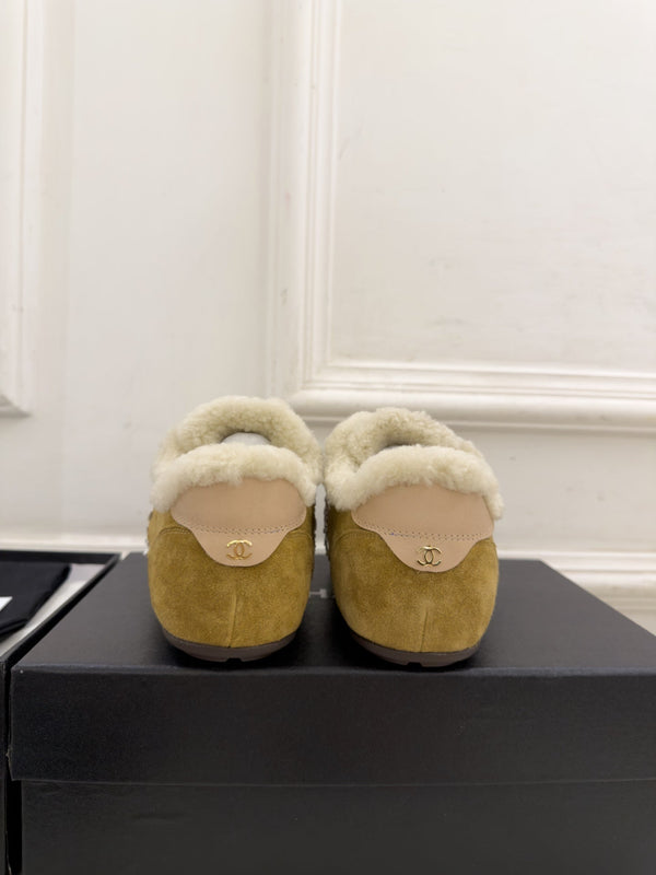 CC 26FW Shearling-Lined Low-Top Sneakers CC Logo Suede 164879