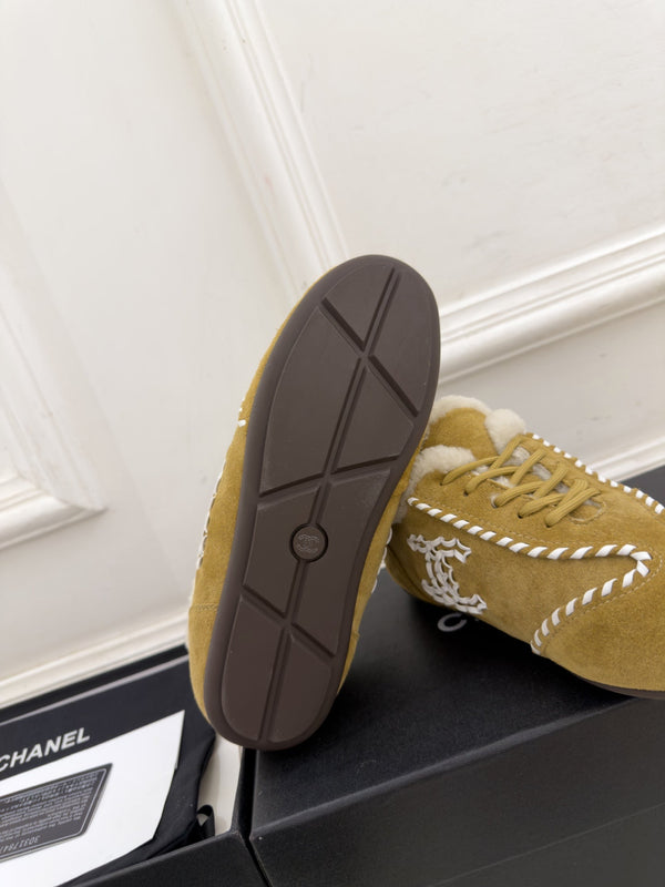 CC 26FW Shearling-Lined Low-Top Sneakers CC Logo Suede 164879