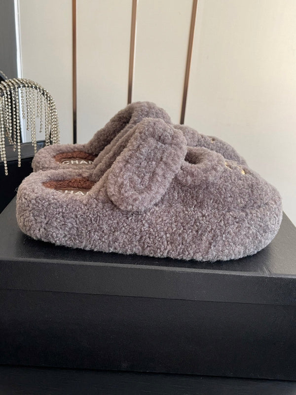 CC 26FW Logo Slip-On Mules Faux Shearling 176755